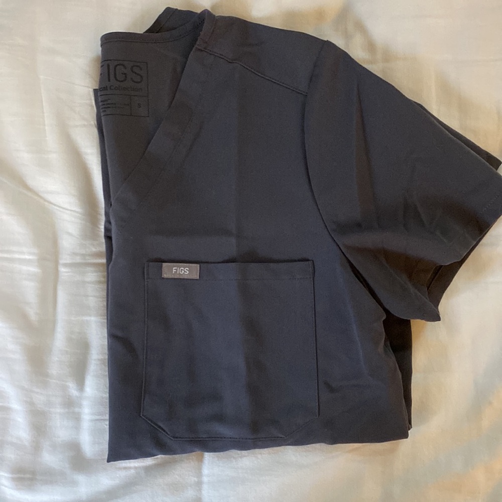 Figs Charcoal Catarina One Pocket Scrub Top - Small